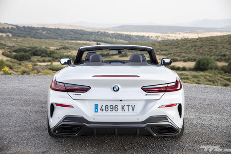 BMW M850i Cabrio trasera