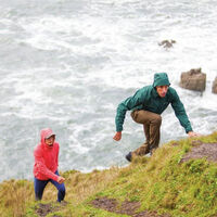 Esta chaqueta Columbia es la mejor compra para tus viajes de otoño porque apenas ocupa espacio y está mitad de precio  