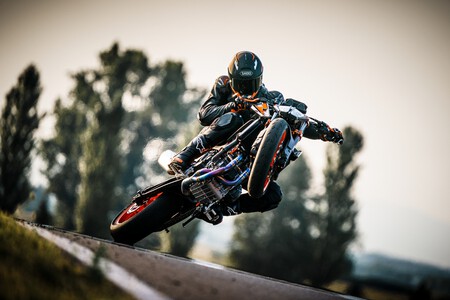 Ktm 890 Duke R 2022 Precio 009