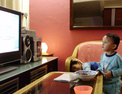 La publicidad en televisión y la obesidad infantil