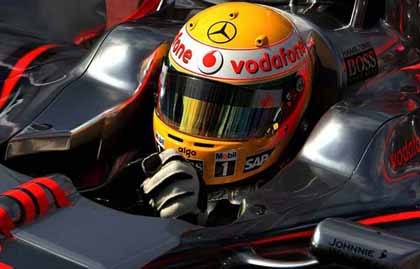 Hamilton, el más rápido en los test de Silverstone