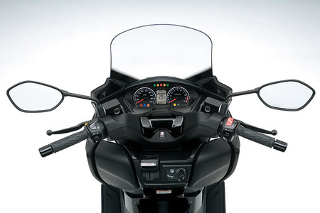 Suzuki Burgman 400 2018 23