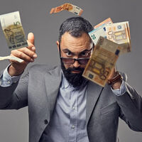 Sí, el dinero nos cambia y no siempre para bien 