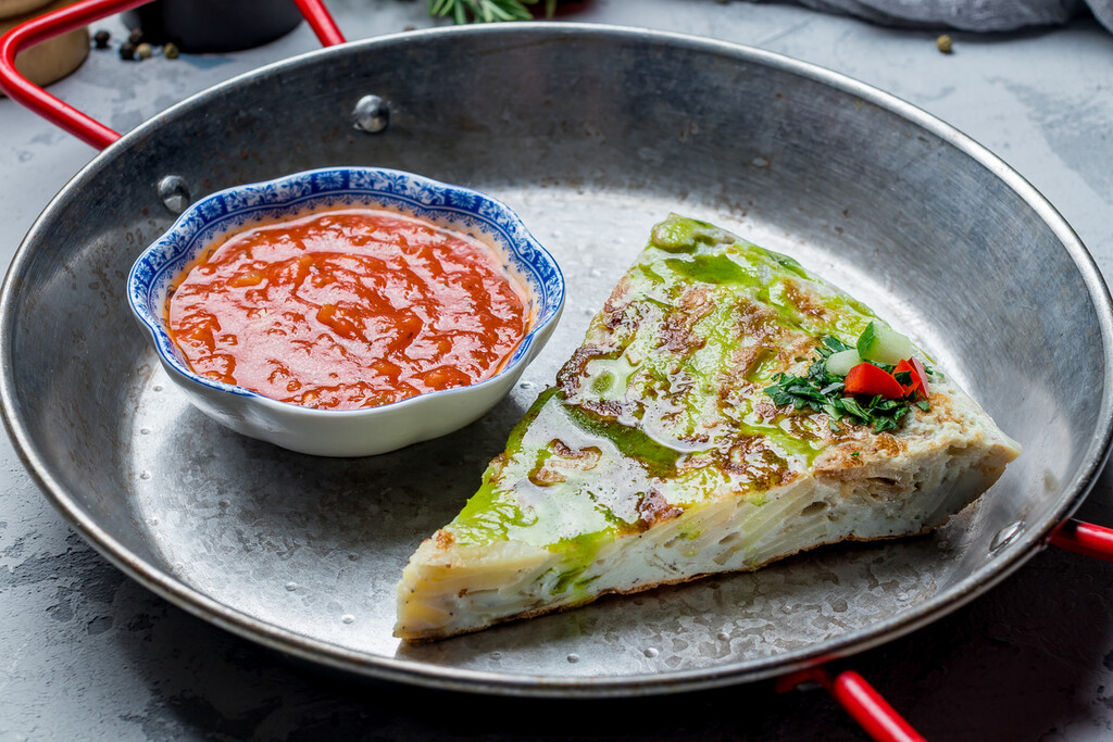 Receta de tortilla de patata en salsa la mejor receta fácil y rápida