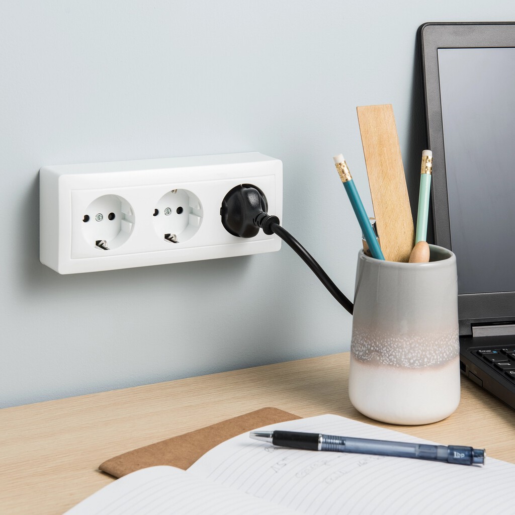 Cómo cambiar un enchufe de sitio sin obra: así puedes hacerlo por poco dinero sin recurrir a las clásicas regletas 