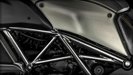 Ducati Diavel Titanium 3