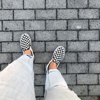 Vans rebaja a casi mitad de precio las zapatillas más cómodas y versátiles que vas a encontrar este verano  
