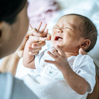 Siete posibles causas que explican el llanto de tu bebé, y cómo identificarlas