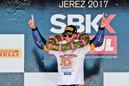 ¡Histórico! Marc García se convierte en el primer Campeón del Mundo de Supersport 300 por la mínima