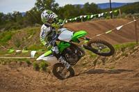 Nace la Kawasaki KX Challenge para ayudar a jóvenes pilotos 