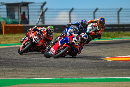 Álvaro Bautista ya ha logrado meter la Honda CBR1000RR-R en el podio: "Ser tercero es el máximo con la moto actual"