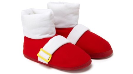 La línea de ropa de Sonic incluye estas Power Sneakers