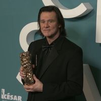 La Academia Francesa tardó ocho meses en llevar a Jim Carrey a París. Internet tardó ocho horas en decidir que no era él 