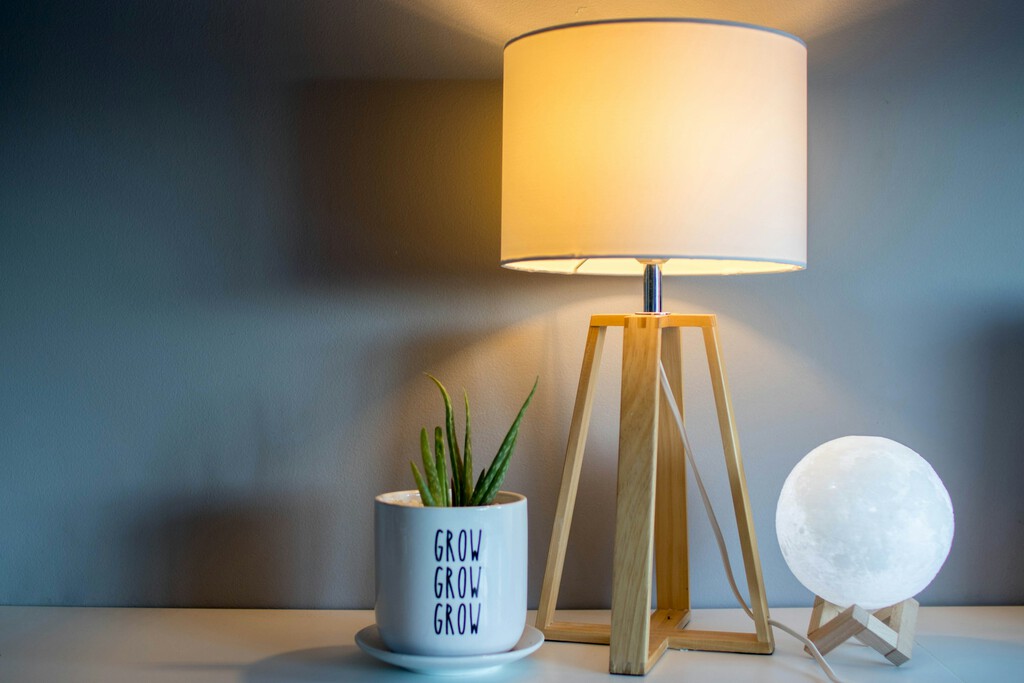 Cinco cambios en la iluminación para conseguir una casa más acogedora este otoño, sin redecorarla por completo 