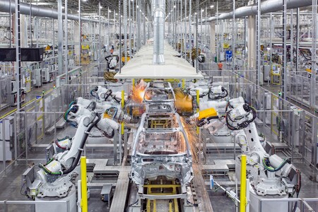 Volvo no sólo quiere descarbonizarse con coches eléctricos, también va a usar el primer acero sin combustibles fósiles