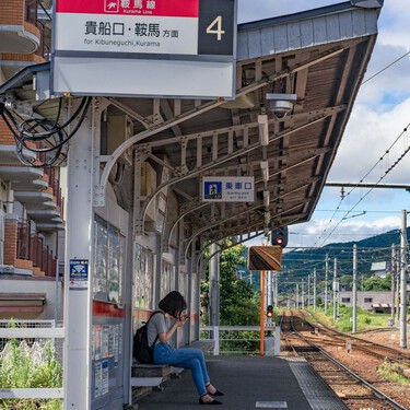 En España estamos acostumbrados a las obras que duran meses. En Japón han levantado una estación de tren en apenas 3 horas. Y por la mitad de precio 