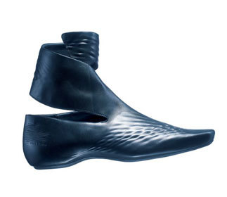 Zaha Hadid y Lacoste, calzado futurista en espiral