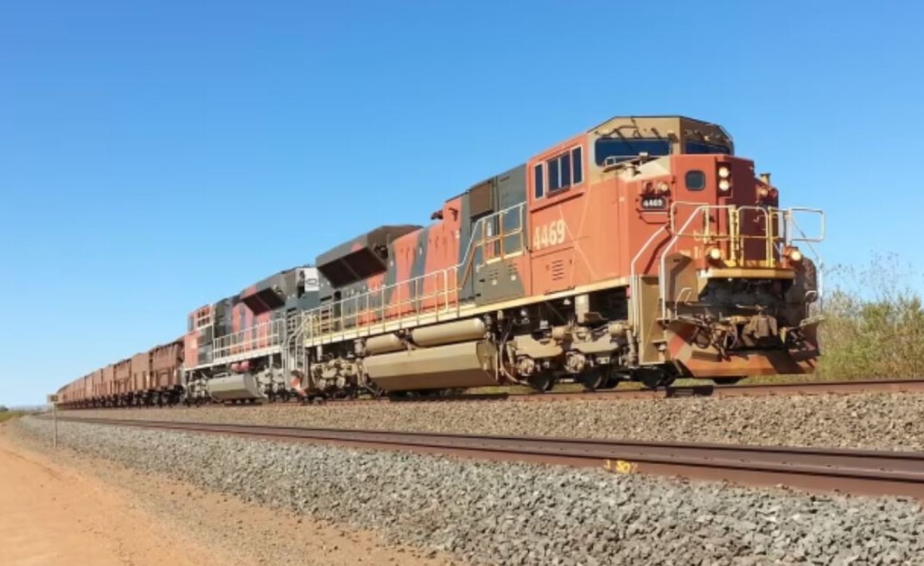 El tren de carga más largo del mundo: siete kilómetros de acero, 682 vagones y un récord que sigue imbatible 20 años después 