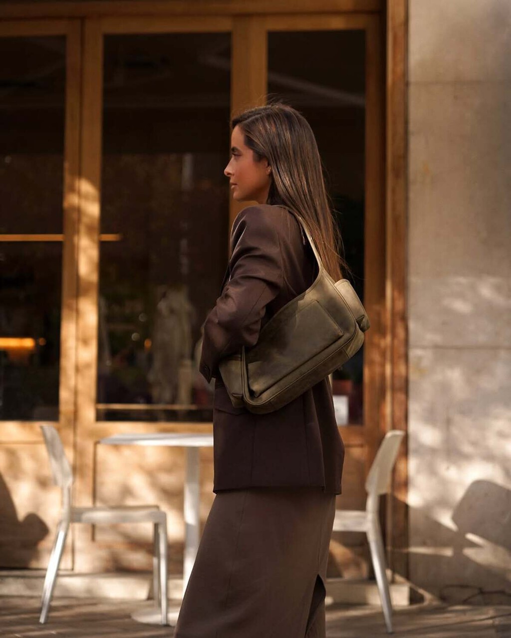 Parecen unos mocasines pero son las nuevas New Balance estilo loafer más buscadas por las chicas elegantes 