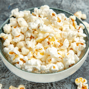 Cómo hacer palomitas de maíz saludable en casa fácilmente usando el microondas y este accesorio