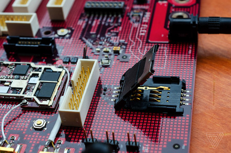 Un vistazo al prototipo original del primer iPhone: una gran placa base con todos los componentes conectados