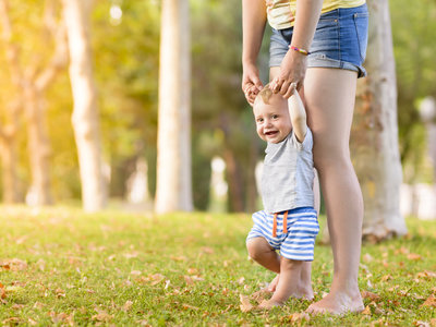 Desarrollo del pie: cómo ayudar al bebé a empezar a caminar 