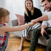 Si quieres mejorar la autoestima de tus hijos, practica estos siete hábitos