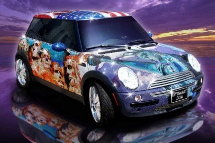 Pequeño, brillante y lujoso: un Mini recubierto con cristales Swarovski