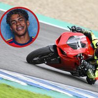 Por qué casi nunca ves a un futbolista profesional en moto: la respuesta vale millones de euros 