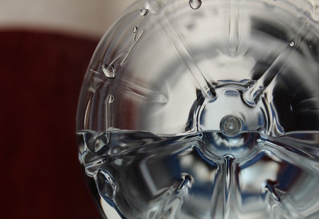 Todo lo que debes saber de los números debajo de las botellas de plástico