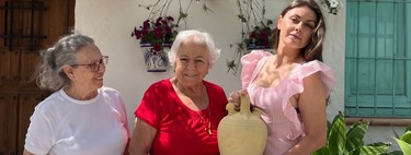 Esta agencia de viajes de Málaga ofrece a los guiris cocinar junto a abuelas andaluzas: “Me quedo flipando de que gente del quinto pino venga” 