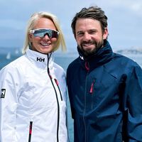 Cae a mitad de precio la chaqueta Helly Hansen que mejor resiste a la lluvia, al viento y al frío 