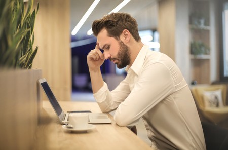 Si padeces migrañas, podrías beneficiarte de reducir el consumo de cafeína