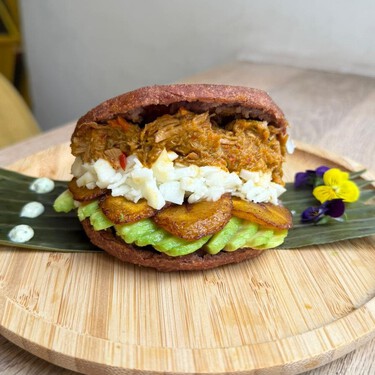 La mejor arepa tradicional de Madrid es una homenaje a la gastronomía precolombina: “Crujiente por fuera y sedosa por dentro"