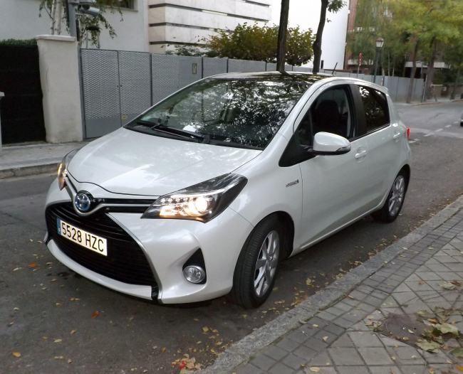 Toyota Yaris hybrid 2015
