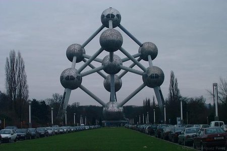 Edificios con mucha ciencia (I): el Atomium Belga