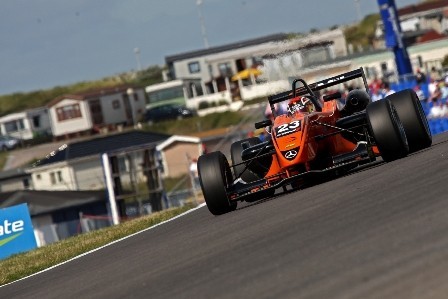 Fin de semana de drive throuhgs para Dani Clos