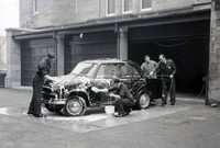 ¿Tu coche lo lavas a mano, a presión o en autolavado? La pregunta de la semana