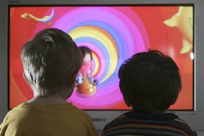 Dos horas de televisión al día duplican el riesgo de asma infantil