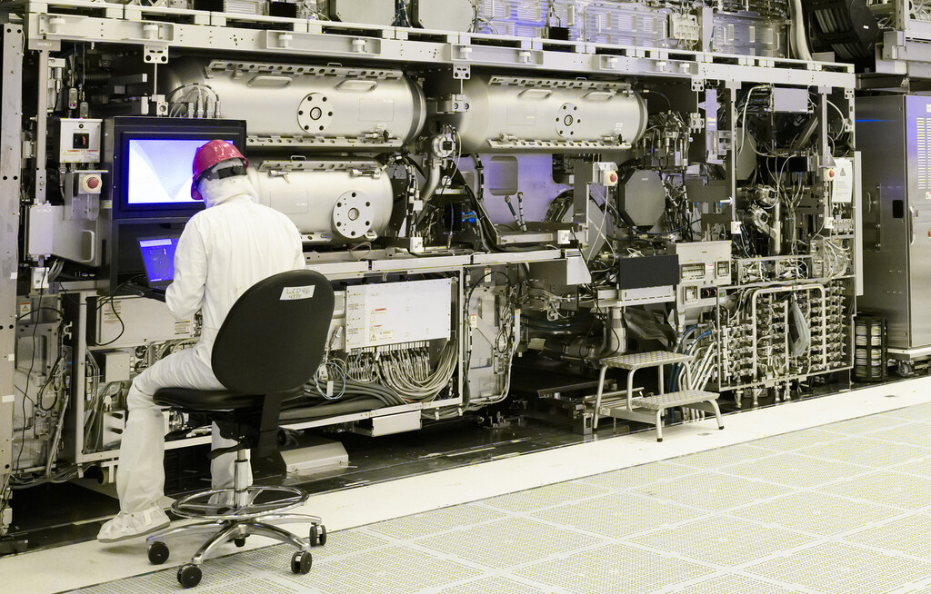 China bate un récord inesperado: está importando más equipos para chips que nunca muy a pesar de EEUU