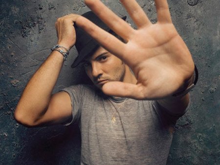Bisbal a punto de cortarse la coleta... o los rizos