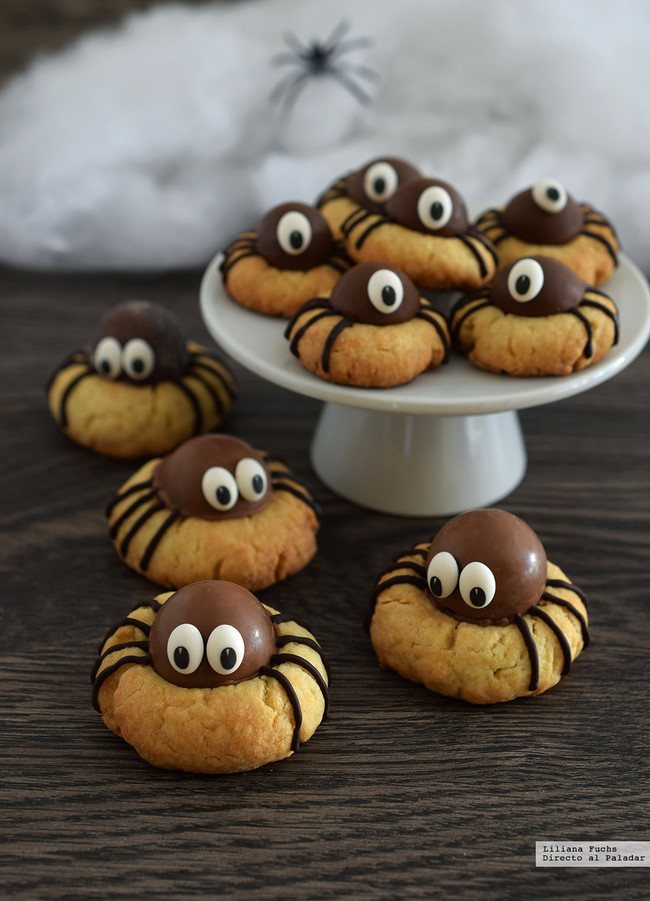 Galletas araña de Halloween. Receta de postre elaborado y delicioso