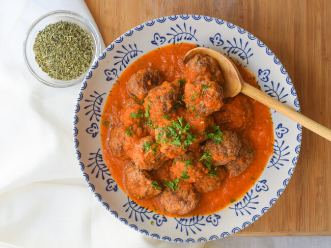Albóndigas de cordero en salsa de tomate, una receta casera infalible