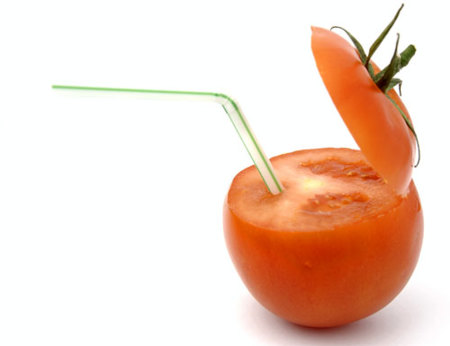 Zumo de tomate, un refresco lleno de beneficios
