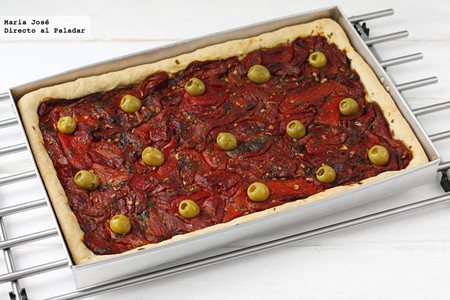Coca ibicenca de pimientos rojos asados. Receta