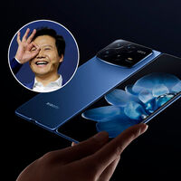 Al CEO de Xiaomi se le ha colado antes de tiempo: el móvil plegable que tenía entre manos no se ha presentado aún  