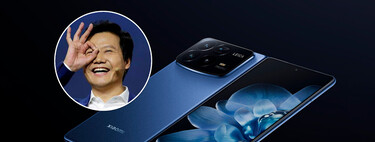 El secreto peor guardado de Xiaomi: su CEO aparece con un teléfono plegable inédito antes de su lanzamiento oficial