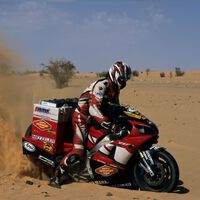 Un holandés ha dado la vuelta al mundo con una Yamaha R1 de serie. Ahora quiere adaptarla para irse al Polo Norte 