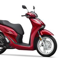 La Honda SH125i evoluciona con más tecnología, mejor capacidad de carga y el mismo suelo plano