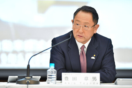 Akio Toyoda, presidente de Toyota le dice a Apple que fabricar autos no es como hacer un smarthphone